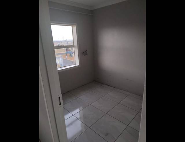 2 BEDROOM APARTMENT FOR SALE IN CLAYVILLE